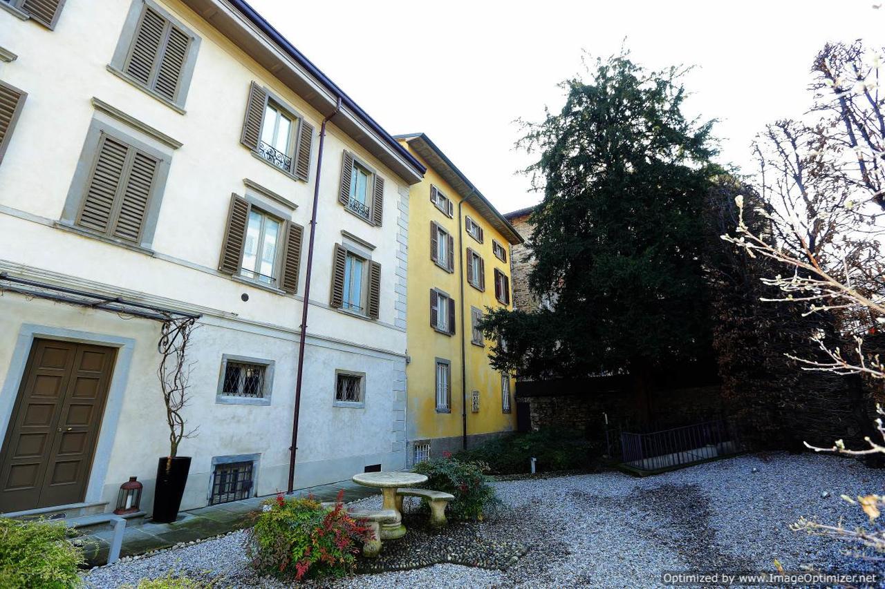 Hotel A Due Passi Bergamo Exterior foto